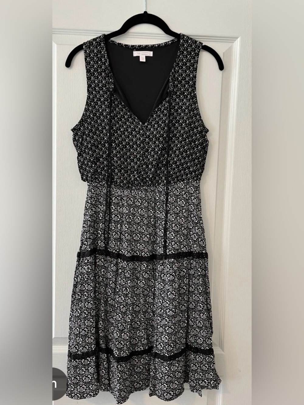 Sleeveless Black Floral V-Neck Women's Dress